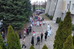 12c421ed-9fb2-4c06-acdb-8e7a2057e103